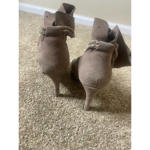 Dolce Vita ankle bootie heels brown suede open peep toe rope ankle wrap SZ 9 - Picture 5 of 11